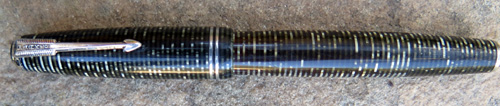 PARKER STANDARD SIZED DOUBLE JEWEL VACUMATIC IN GREY/BLACK (WITH A TINGE OF GREEN) LAMINATED CELLULOID. Fine Arrow nib.